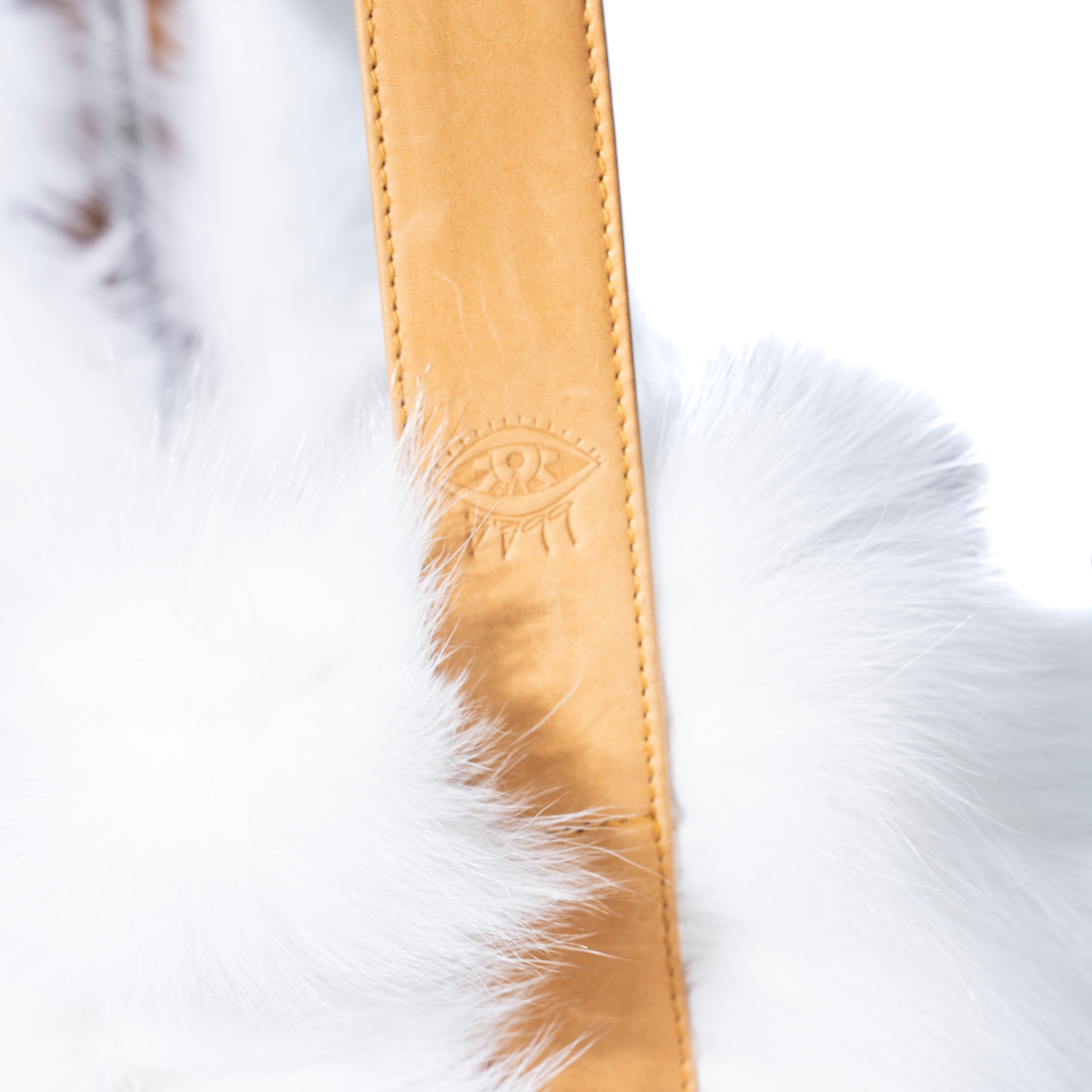 RABBIT SHOULDER BAG - WHITE