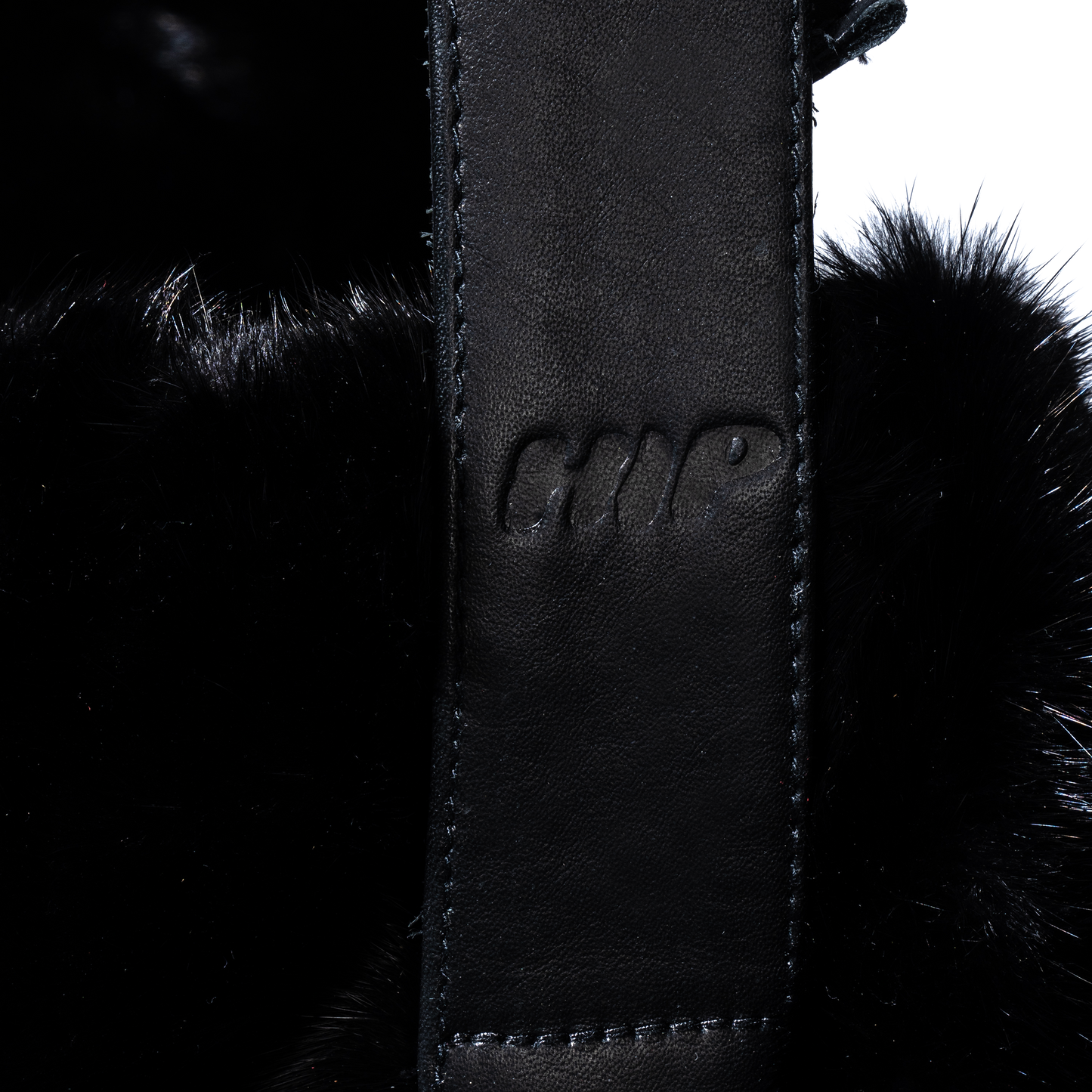 MINK SHOULDER BAG - BLACK