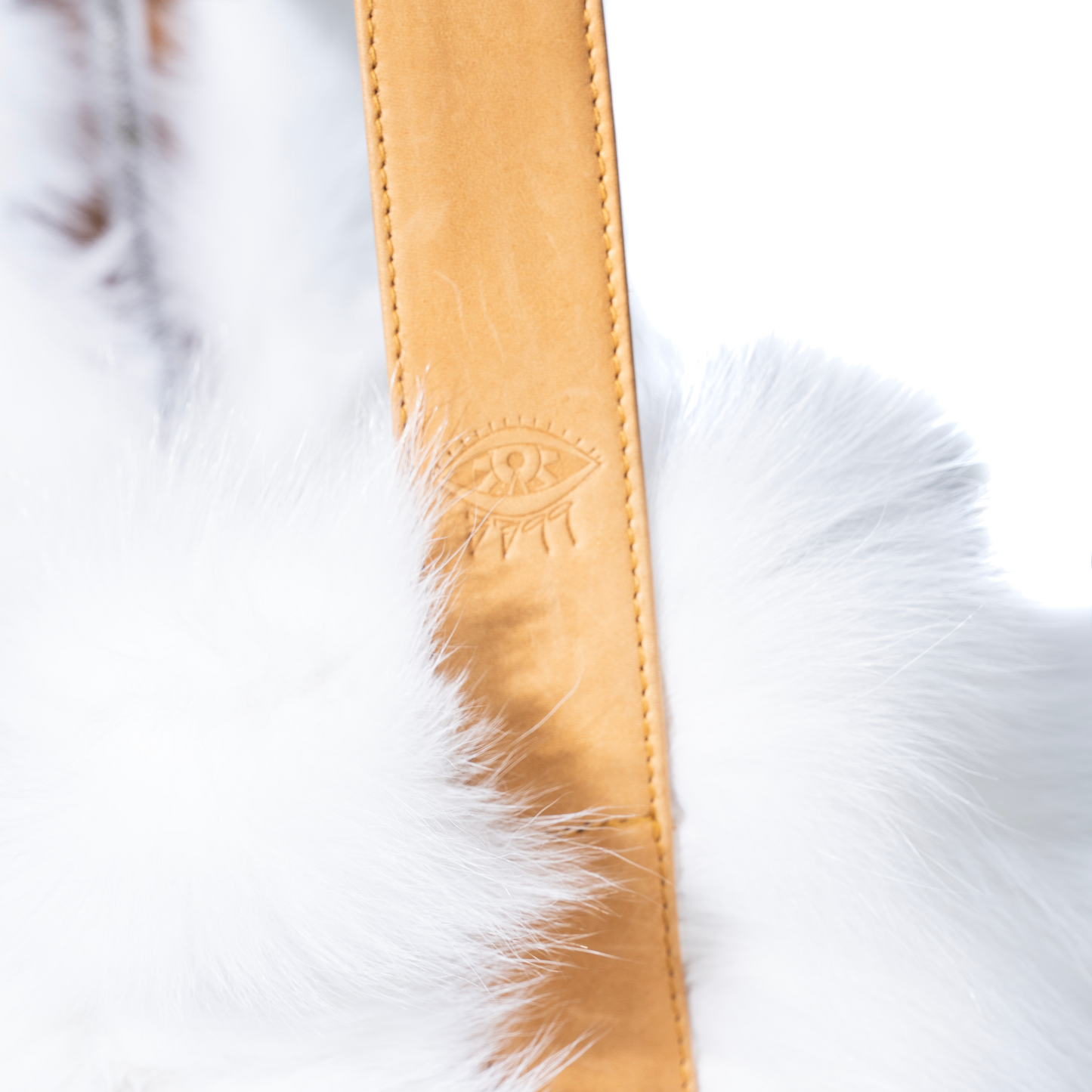 RABBIT SHOULDER BAG - WHITE